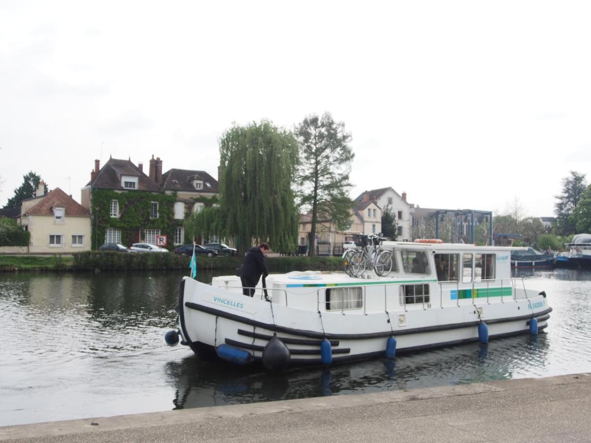 Le Mont Brenn Apartment Auxerre Bagian luar foto