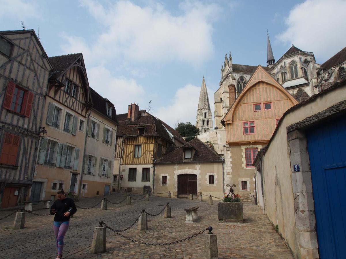 Le Mont Brenn Apartment Auxerre Bagian luar foto