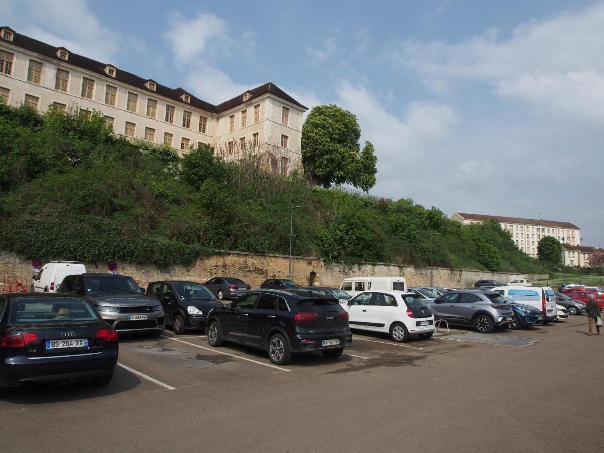 Le Mont Brenn Apartment Auxerre Bagian luar foto