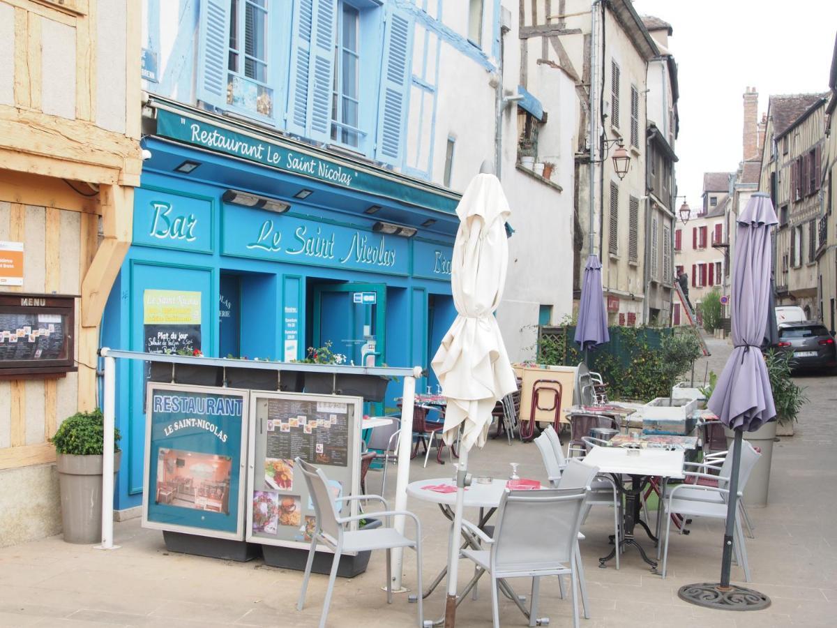 Le Mont Brenn Apartment Auxerre Bagian luar foto